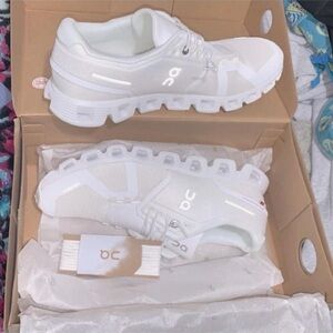 On cloud size 6 Women